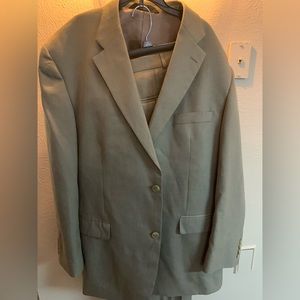 Men’s haggar suit size 48R dark kaki pleated pants size 40/30